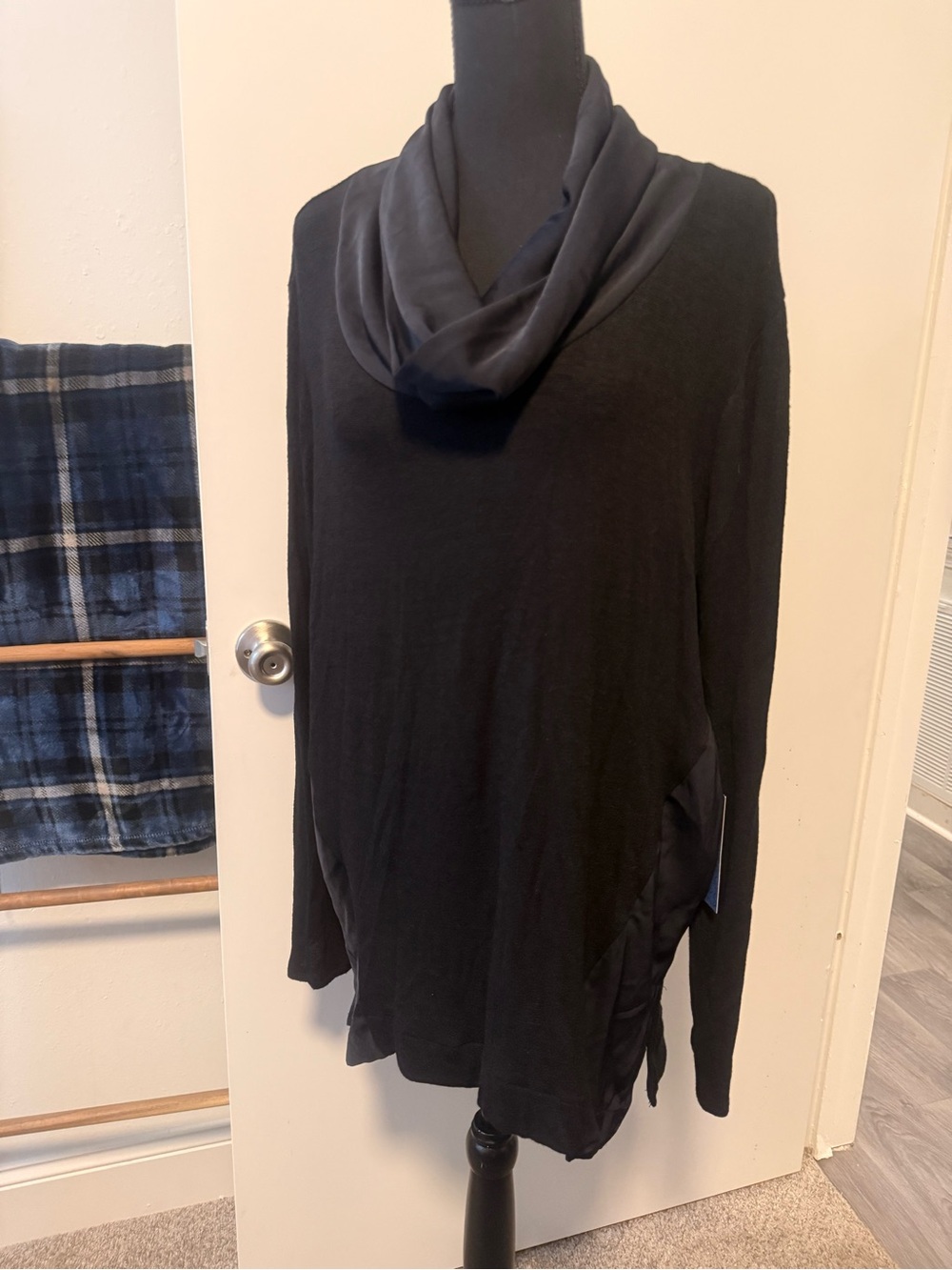 Simply Vera Vera Wang Black Cowl Neck Pullover Sweater